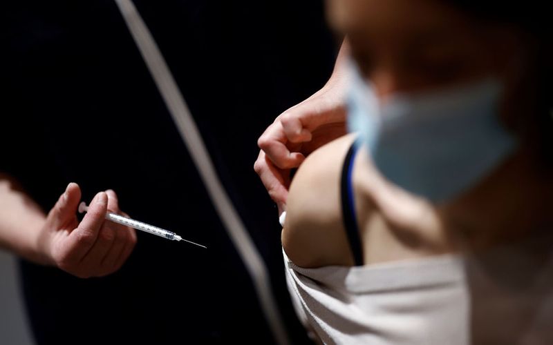 Τι πρέπει να ξέρουν εμβολιασμένοι και ανεμβολίαστοι για τις μεταλλάξεις