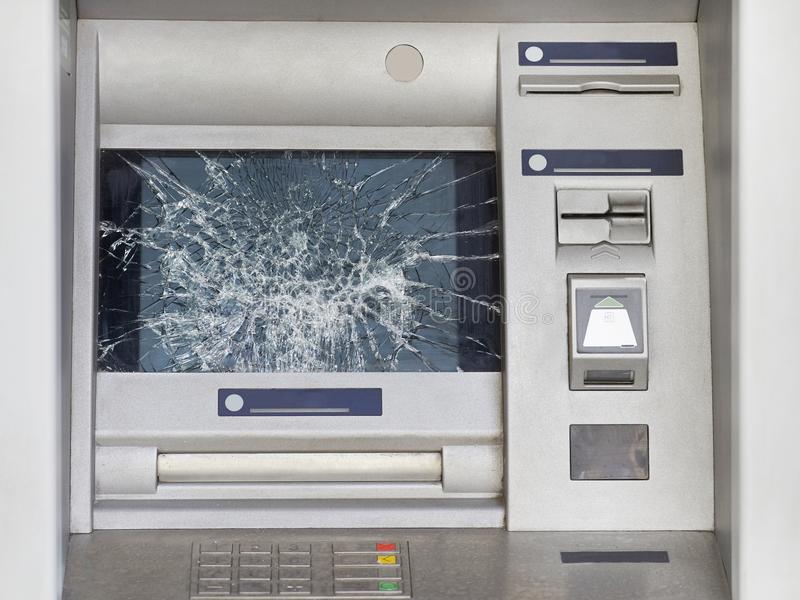 Άνω Λιόσια: Έσπασαν ΑΤΜ τράπεζας επειδή δεν τους άφηναν να μπουν χωρίς πιστοποιητικά