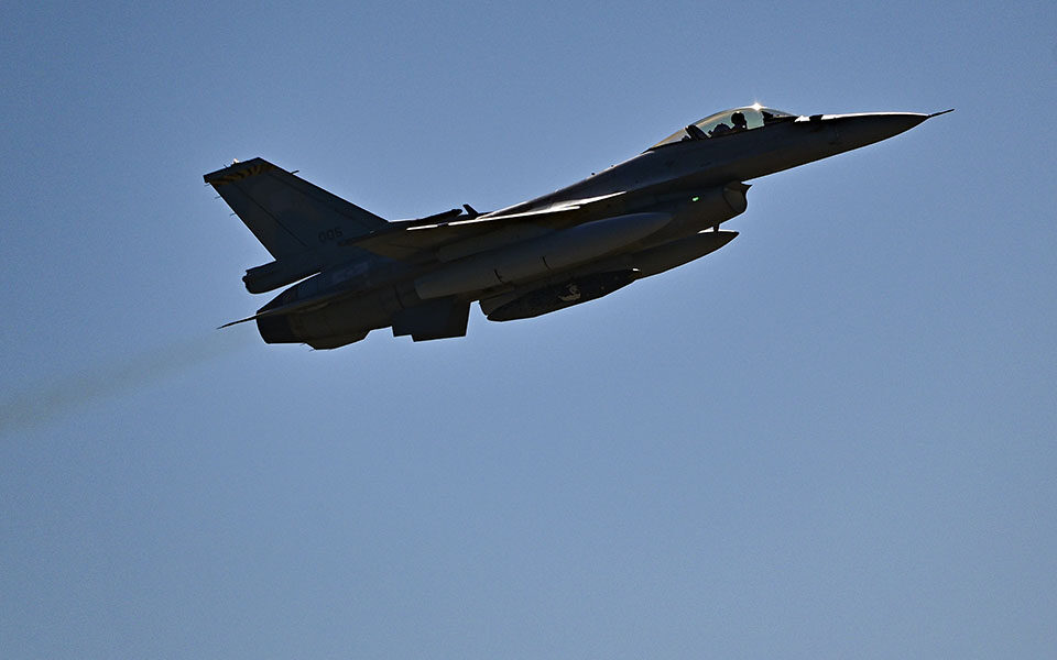 Μαχητικό αεροσκάφος τύπου F-16 κατέπεσε στην Ανδραβίδα