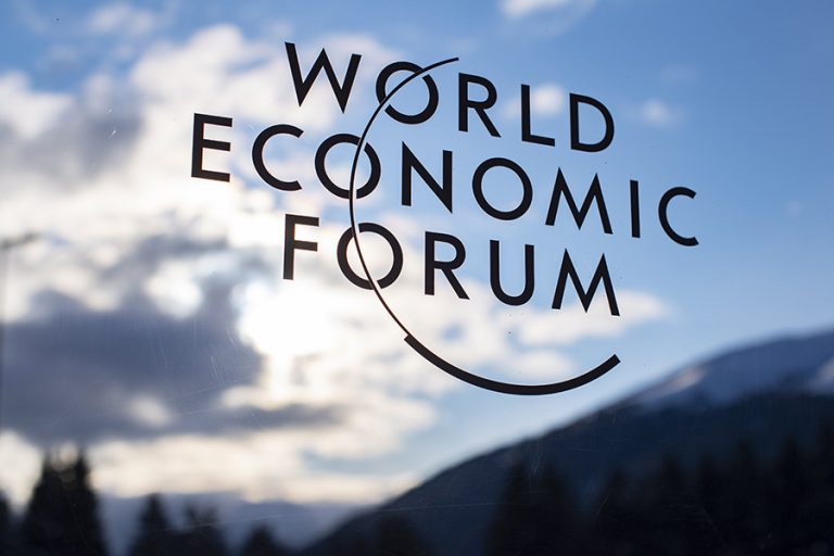 Αναβάλλεται το Παγκόσμιο Οικονομικό Φόρουμ του Νταβός, λόγω της «Όμικρον»