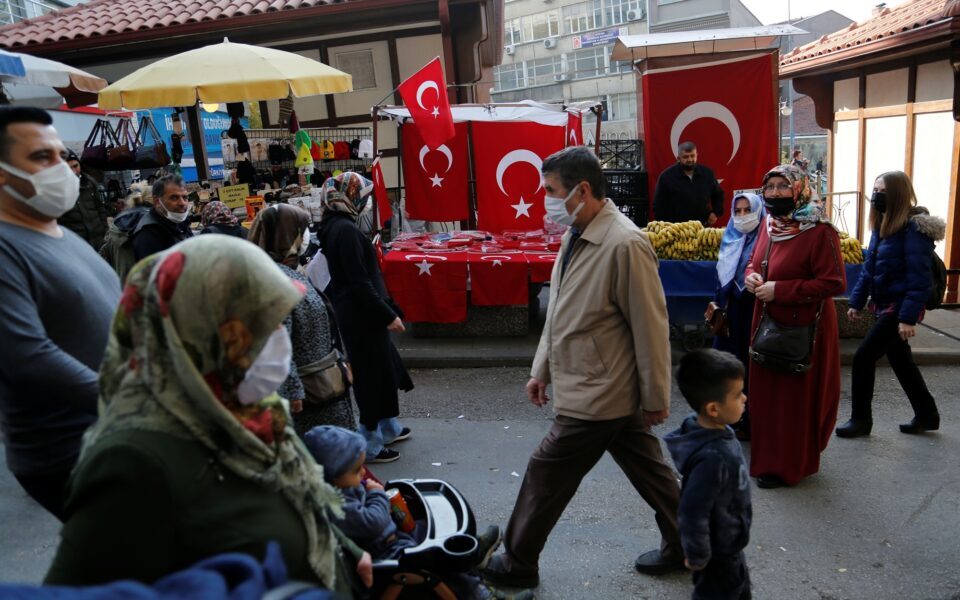 Σε νέο χαμηλό ρεκόρ η τουρκική λίρα