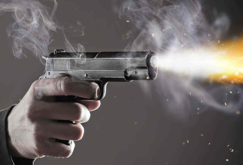 Αχαρνές: 16χρονος πυροβολούσε άσκοπα από μπαλκόνι - Συνελήφθη ο ίδιος και ο πατέρας του