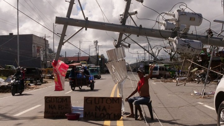 Φιλιππίνες: Οι νεκροί από τον τυφώνα Ράι ξεπερνούν τους 300