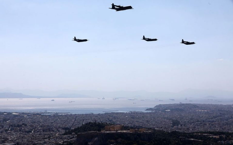 Δύο C-130 με αμυντικό υλικό αποστέλλει η Ελλάδα στην Ουκρανία