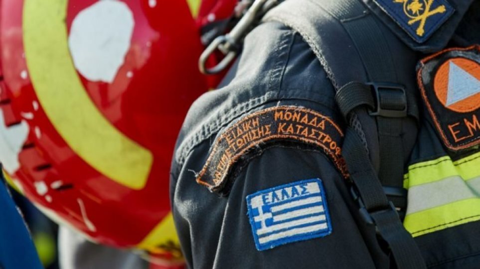 Ελευσίνα: Επιχείρηση διάσωσης εν πλω από Πυροσβεστική και Ε.Μ.Α.Κ.