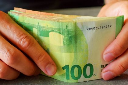 Επίδομα παιδιού: Ποιοι θα δουν έως και 420 ευρώ παραπάνω