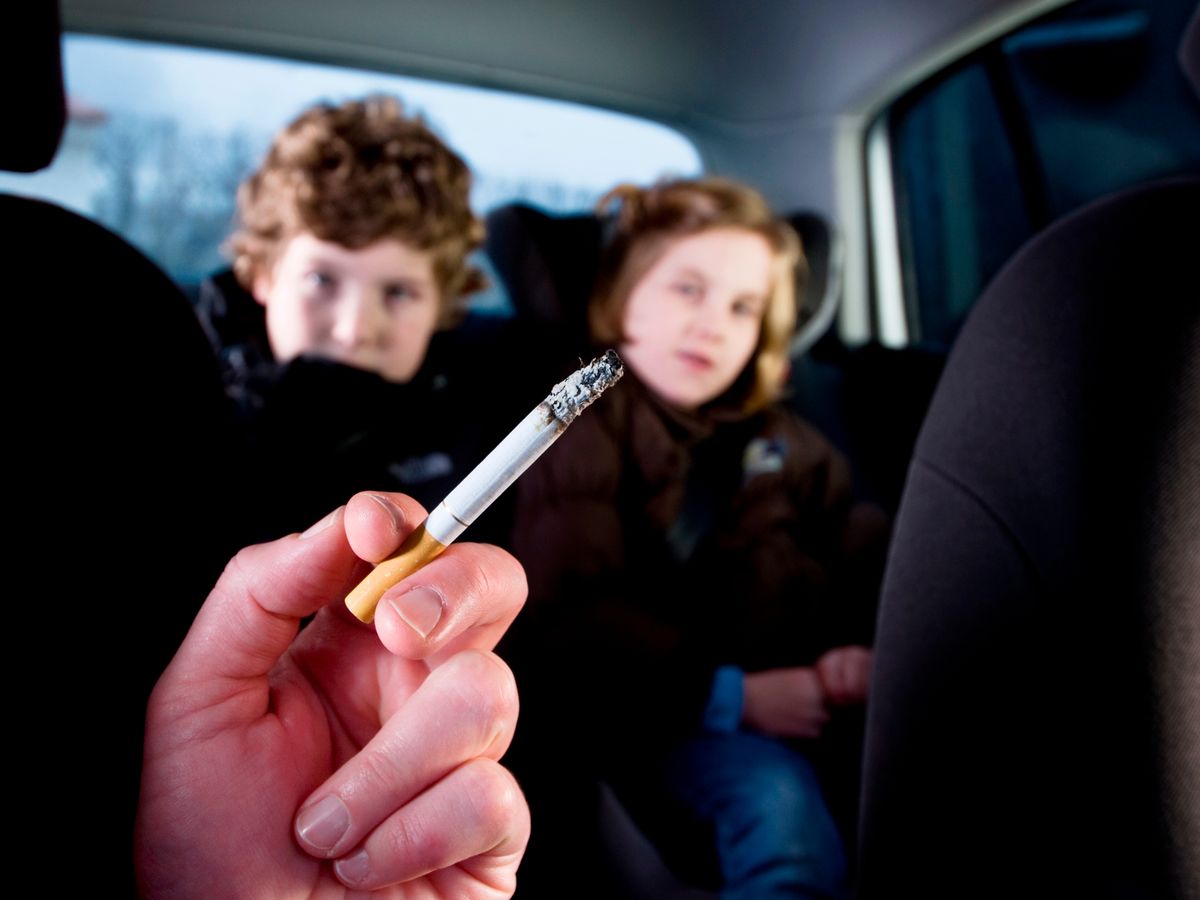 Έρευνα: Εμμέσως εθισμένα στη νικοτίνη τα παιδιά καπνιστών