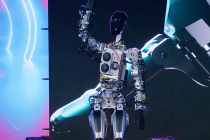 Αποκαλυπτήρια για το ανθρωποειδές ρομπότ Optimus από τον Ελον Μασκ [Βιντεο]