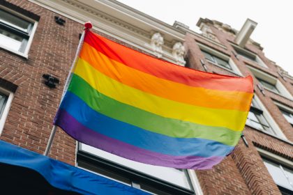 Ο Πούτιν υπέγραψε νόμο που απαγορεύει την «προπαγάνδα ΛΟΑΤΚΙ+»