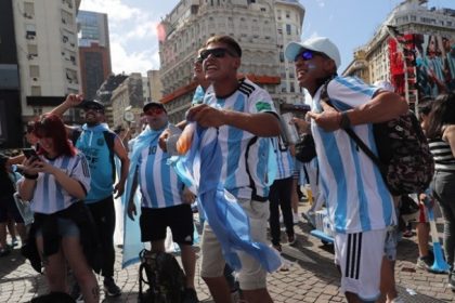 Φρενίτιδα σε όλη την Αργεντινή μετά την κατάκτηση του Μουντιάλ