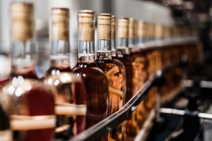 «Φρένο» στο λαθρεμπόριο αλκοολούχων και καπνικών – Αύξηση τελωνειακών εσόδων κατά 34,6%