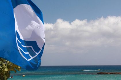 Αυτές είναι οι 18 παραλίες στην Αττική που πήραν «Γαλάζια σημαία»