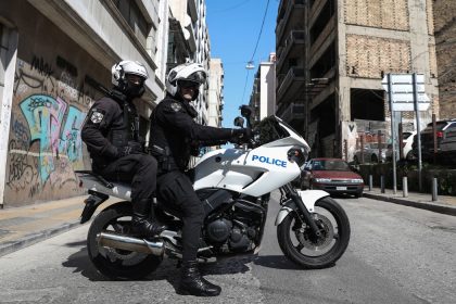 Τροχαίο στη λεωφόρο Αθηνών: Αστυνομικός ο ένας από τα θύματα