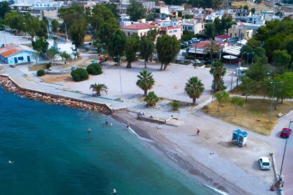 Δράση καθαρισμού στην παραλία Ελευσίνας ενόψει της ημέρας Περιβάλλοντος